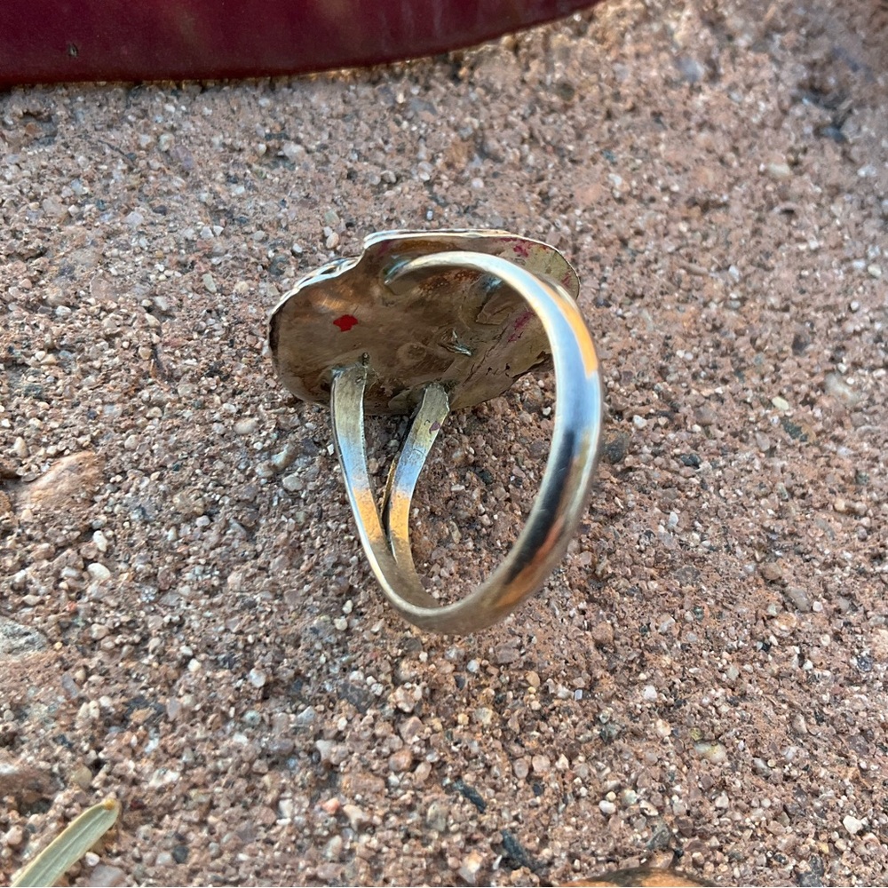 Silver and Brown Abalone Navajo Ring - Picture 4 of 8